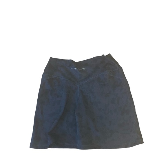 Alphalete Suface Power shorts - Picture 2 of 6